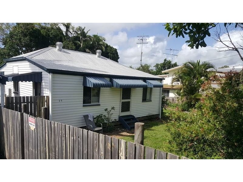 25 West Street, Sarina QLD 4737