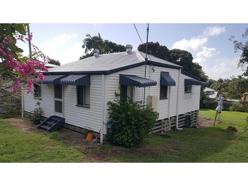 25 West Street, Sarina QLD 4737