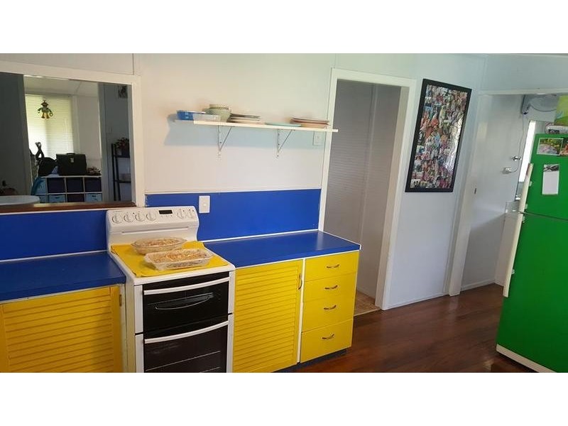 25 West Street, Sarina QLD 4737