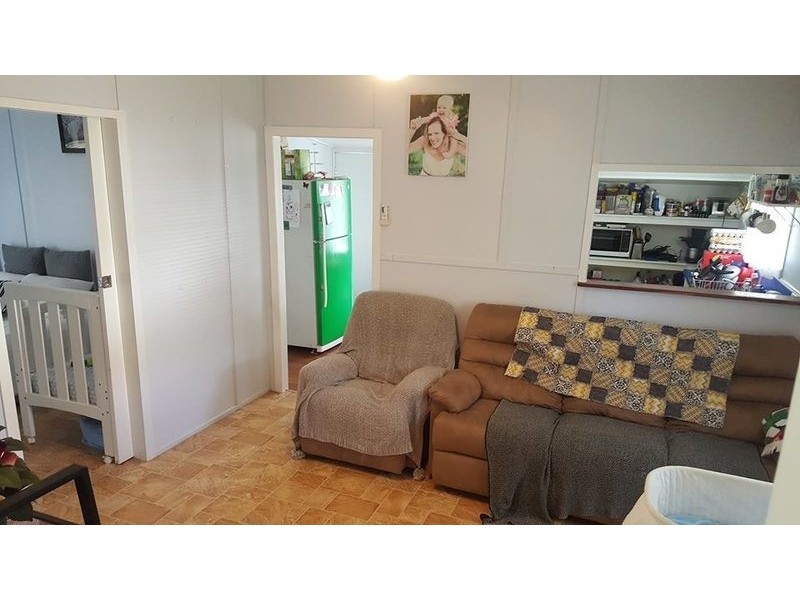 25 West Street, Sarina QLD 4737