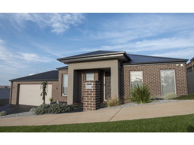 11 Jessica Way, Highton VIC 3216