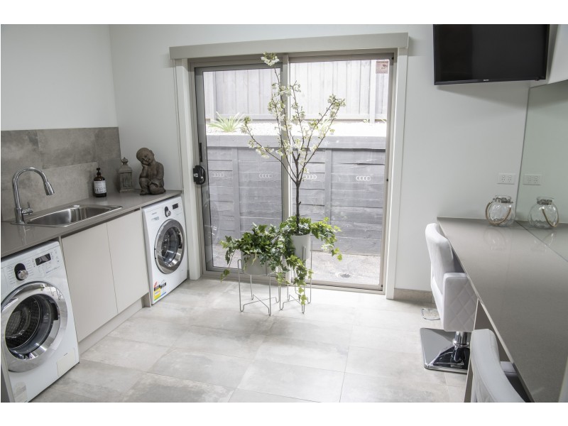 11 Jessica Way, Highton VIC 3216