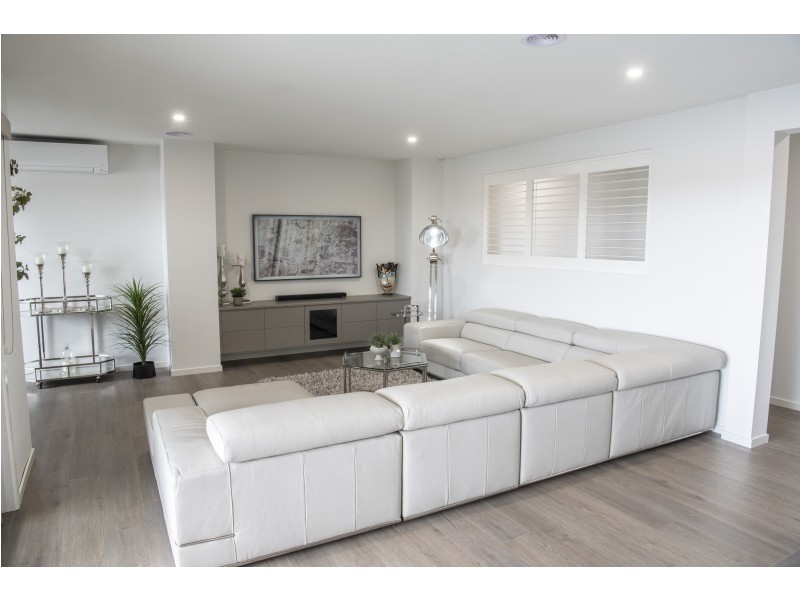 11 Jessica Way, Highton VIC 3216