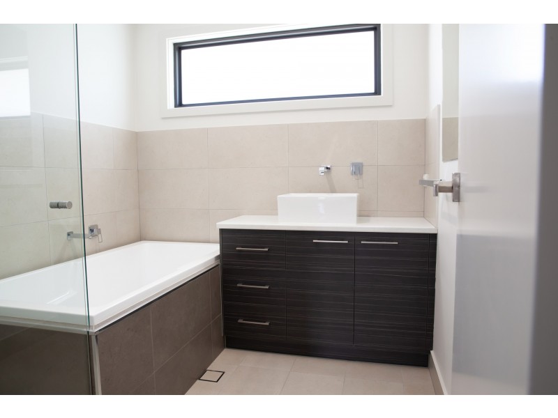 501 Kemp Street, Lavington NSW 2641