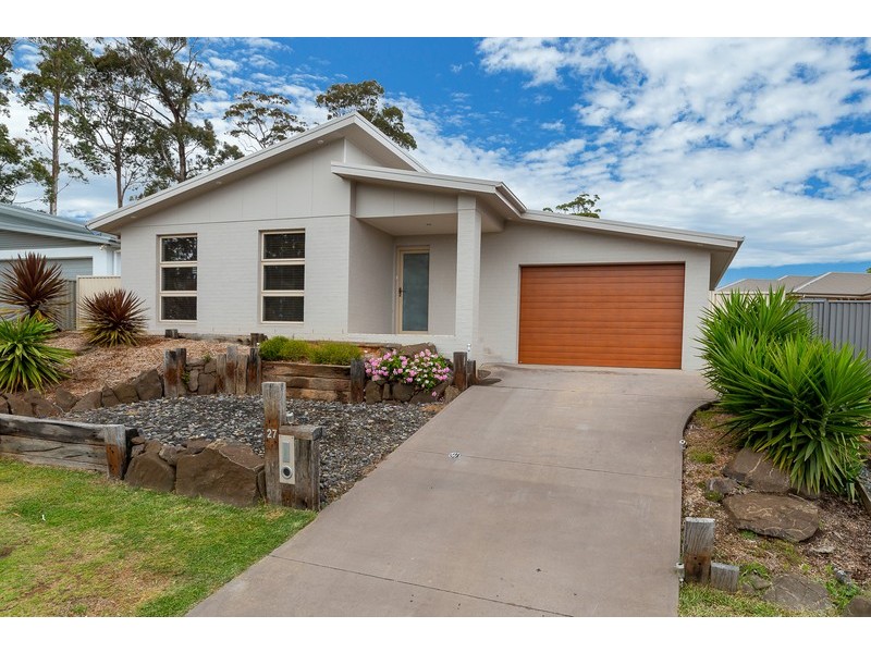 27 Wentworth Avenue, Sunshine Bay NSW 2536