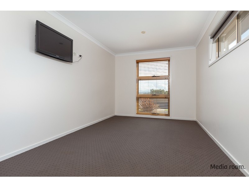 27 Wentworth Avenue, Sunshine Bay NSW 2536