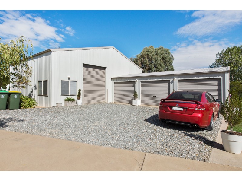 11 Briens Way, Orange NSW 2800