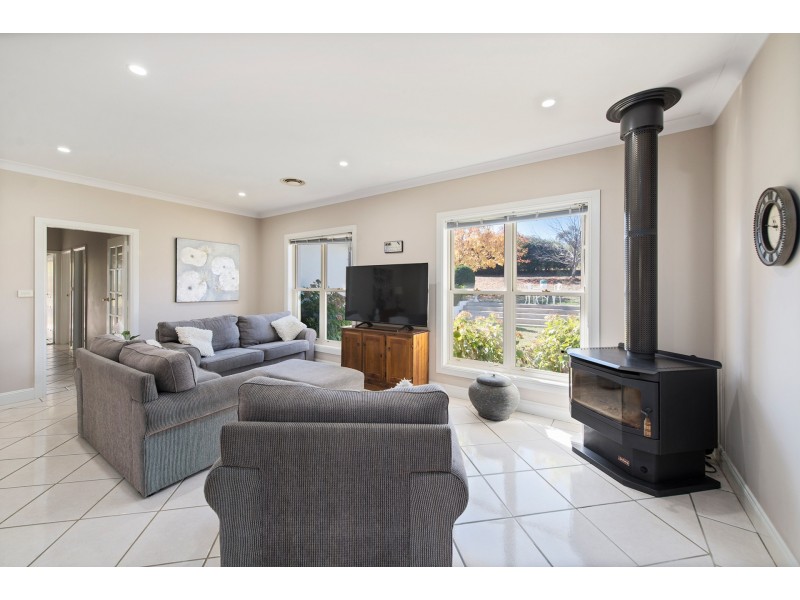 11 Briens Way, Orange NSW 2800