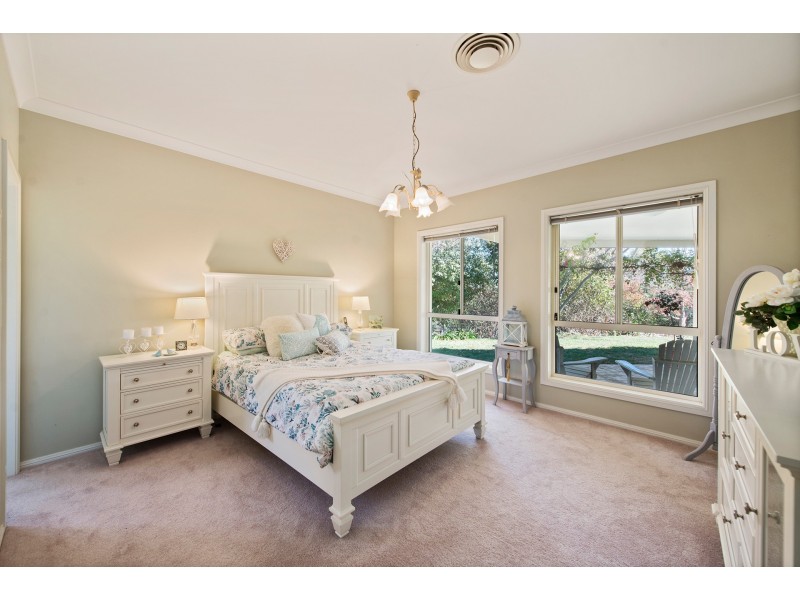 11 Briens Way, Orange NSW 2800