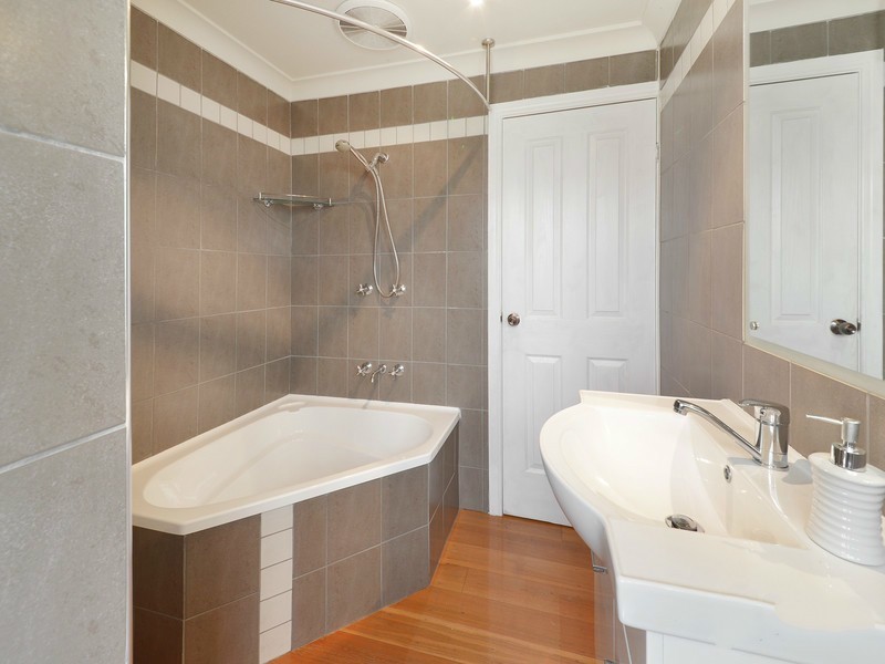 196 Indooroopilly Road, St Lucia QLD 4067