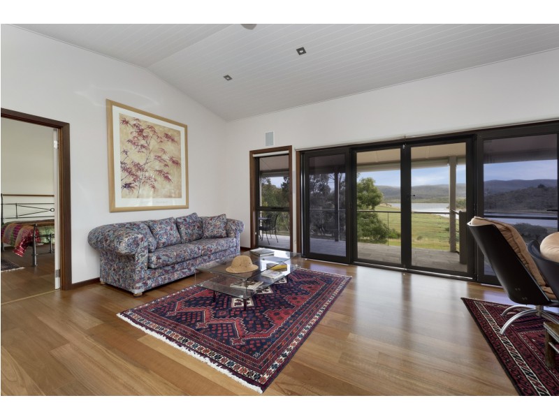 18 Rosemary Circuit, Kalkite NSW 2627