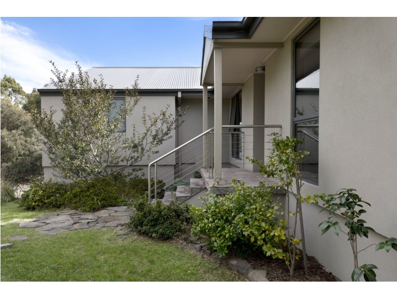 18 Rosemary Circuit, Kalkite NSW 2627