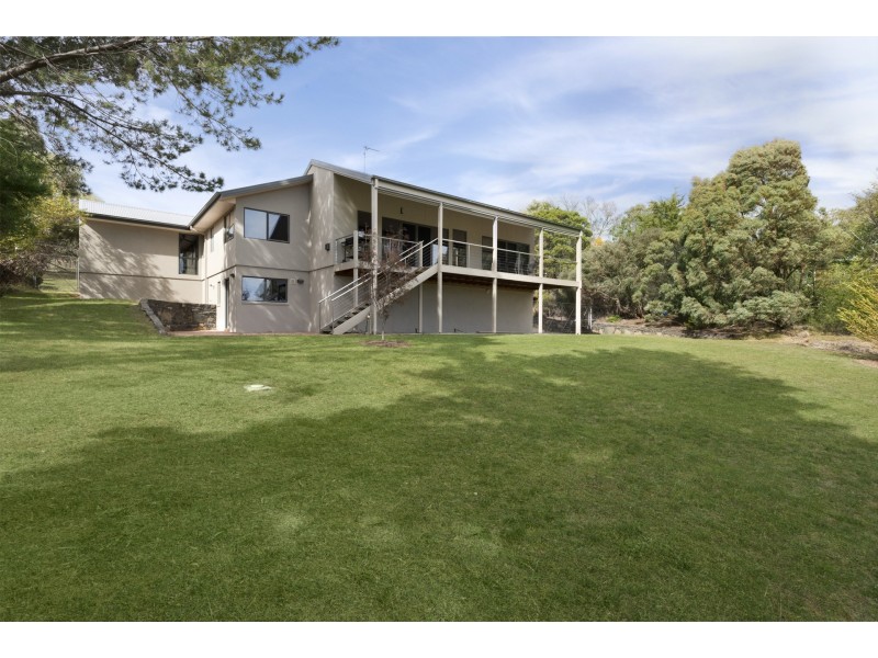 18 Rosemary Circuit, Kalkite NSW 2627