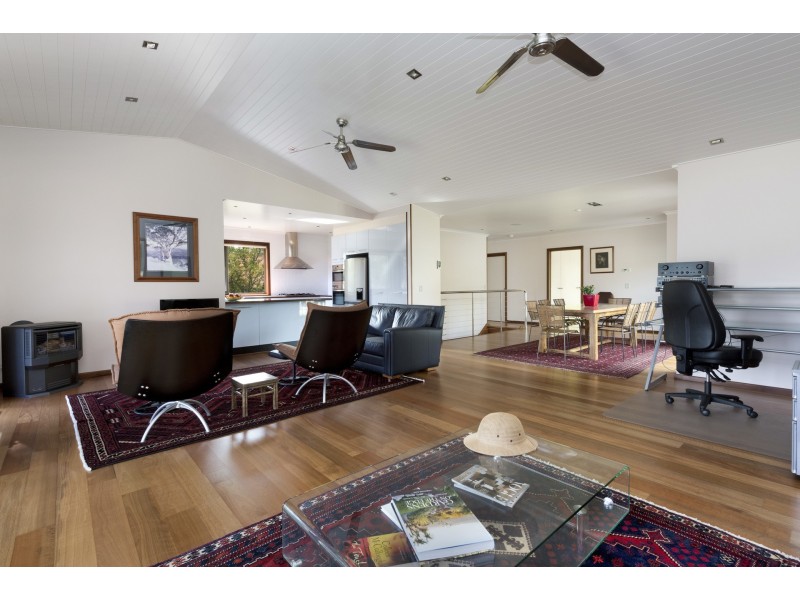 18 Rosemary Circuit, Kalkite NSW 2627