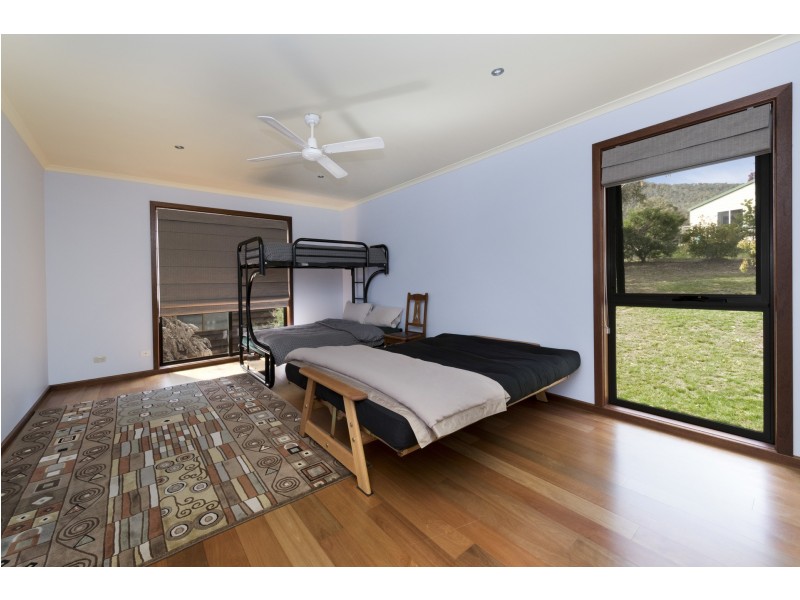 18 Rosemary Circuit, Kalkite NSW 2627
