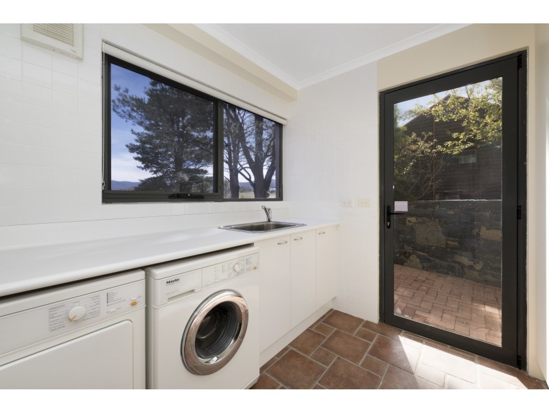 18 Rosemary Circuit, Kalkite NSW 2627