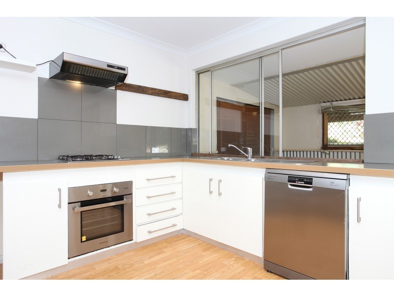 2 Henderson Road, Stoneville WA 6081