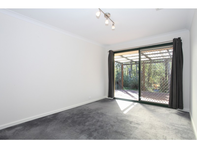 2 Henderson Road, Stoneville WA 6081