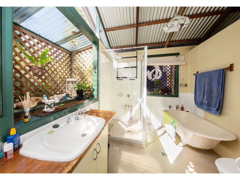 40 David Street, Machans Beach QLD 4878