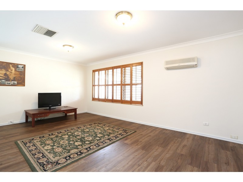 20 Vanessa Way, Swan View WA 6056