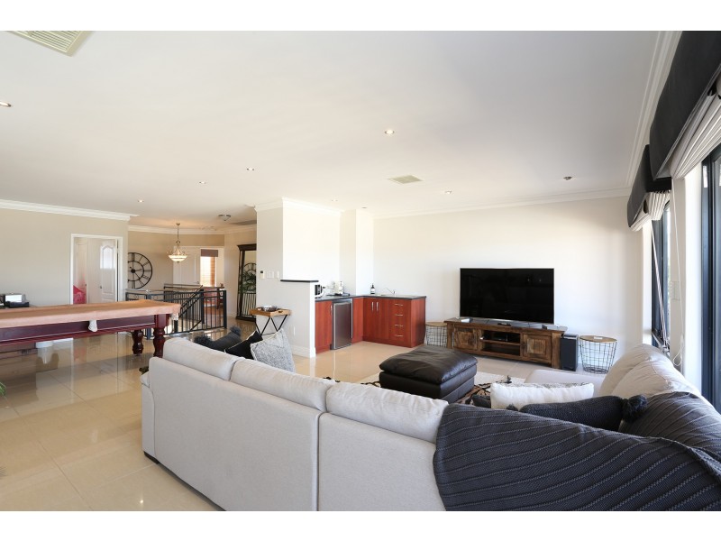 60 Delgado Parade, Iluka WA 6028