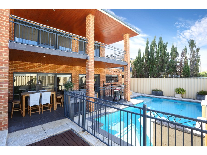 60 Delgado Parade, Iluka WA 6028