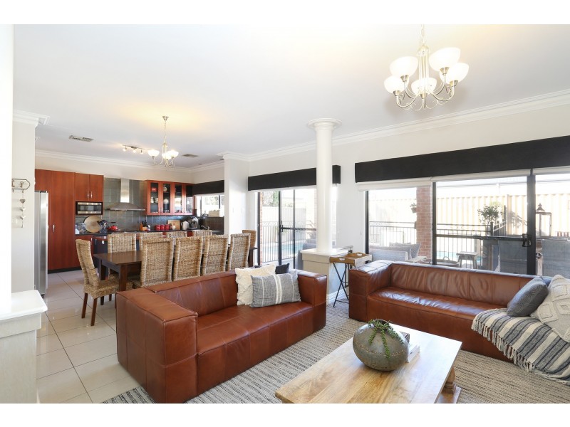 60 Delgado Parade, Iluka WA 6028