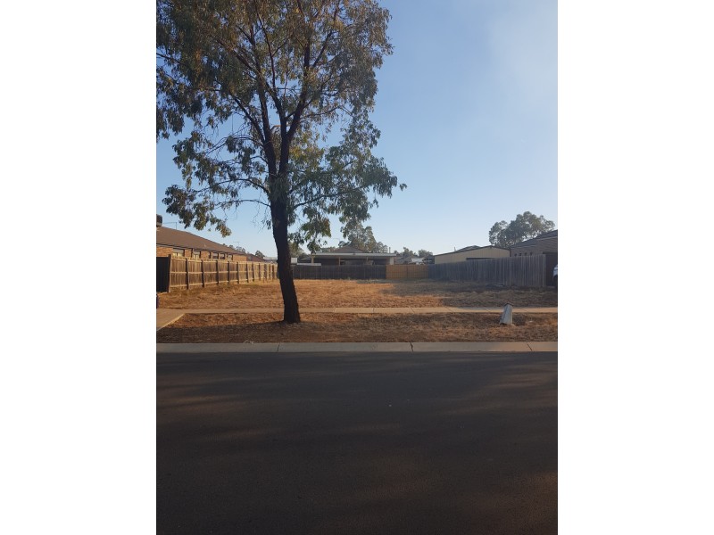 43 Archer Drive, Kurunjang VIC 3337