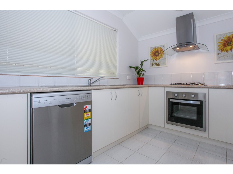 12/31 Third Avenue, Kelmscott WA 6111