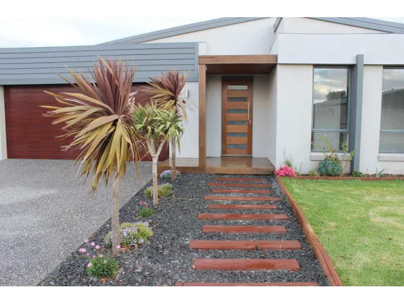 14 McGill court, Port Fairy VIC 3284