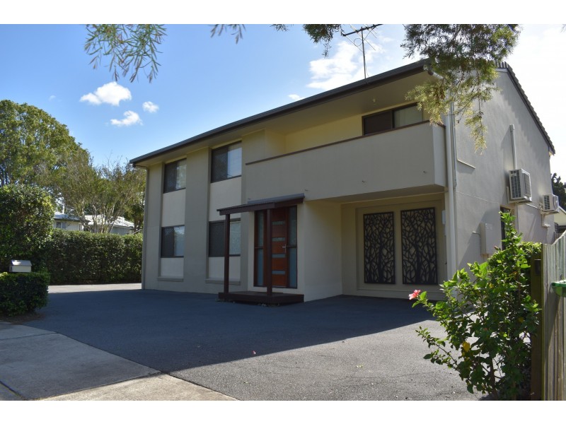 11 Creek Street, Silkstone QLD 4304