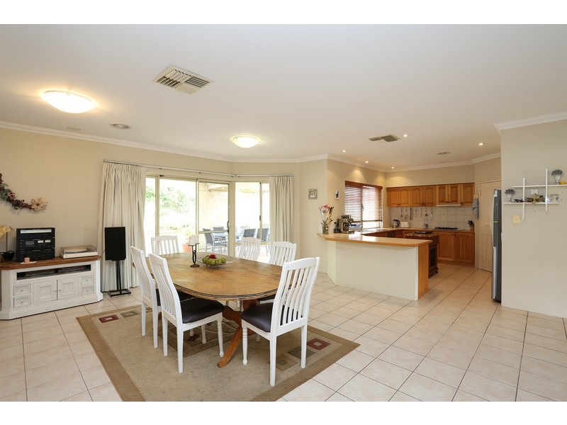 34 Horseshoe circuit, Henley Brook WA 6055