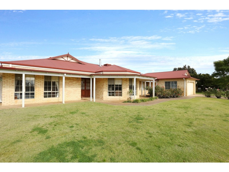 34 Horseshoe circuit, Henley Brook WA 6055