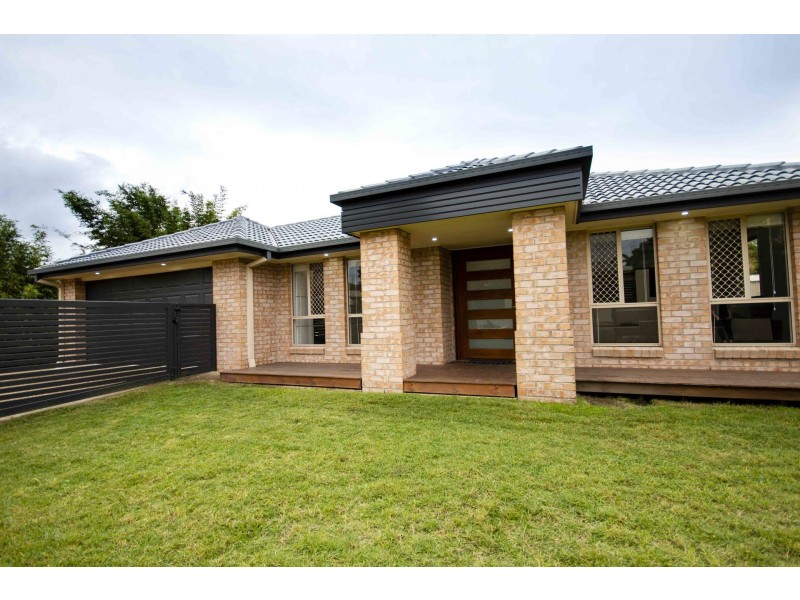 2 Bedivere Drive, Ormeau QLD 4208