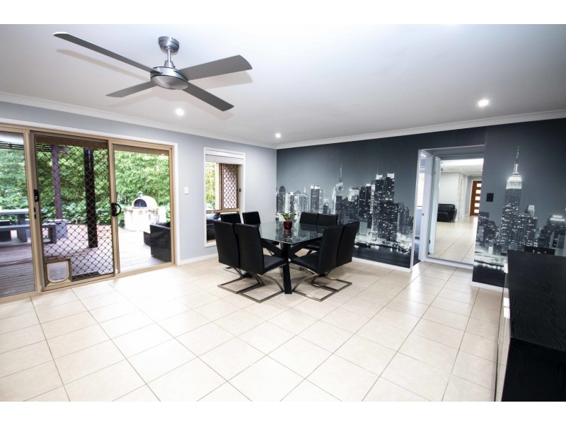 2 Bedivere Drive, Ormeau QLD 4208