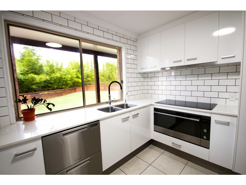 2 Bedivere Drive, Ormeau QLD 4208