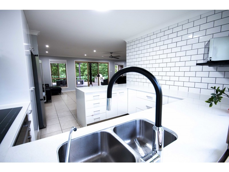2 Bedivere Drive, Ormeau QLD 4208