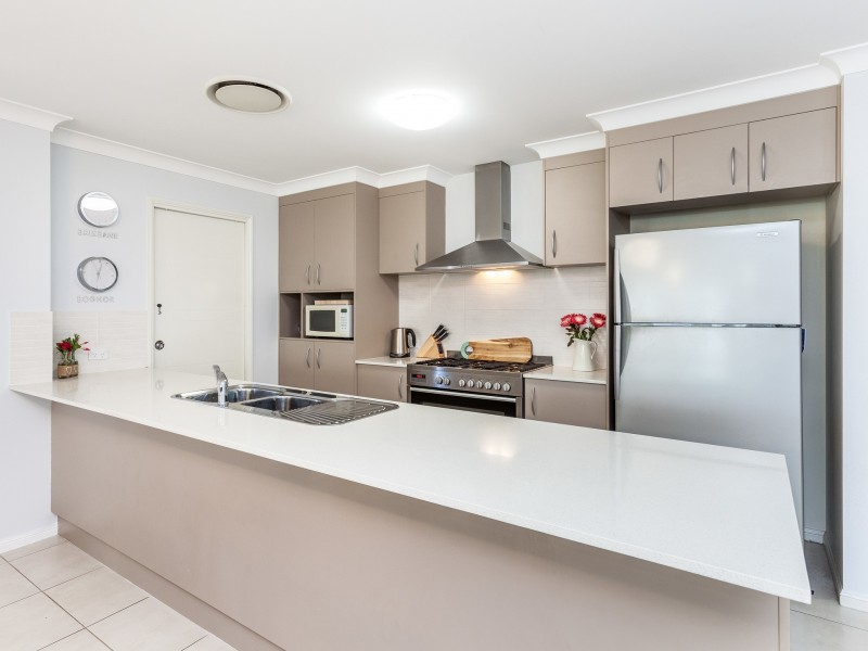 6 Nina Crescent, North Lakes QLD 4509