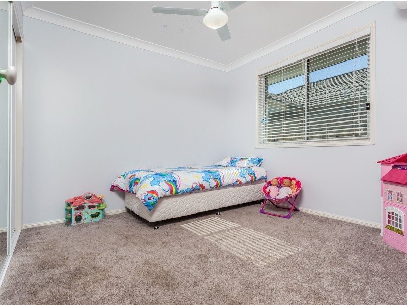 6 Nina Crescent, North Lakes QLD 4509