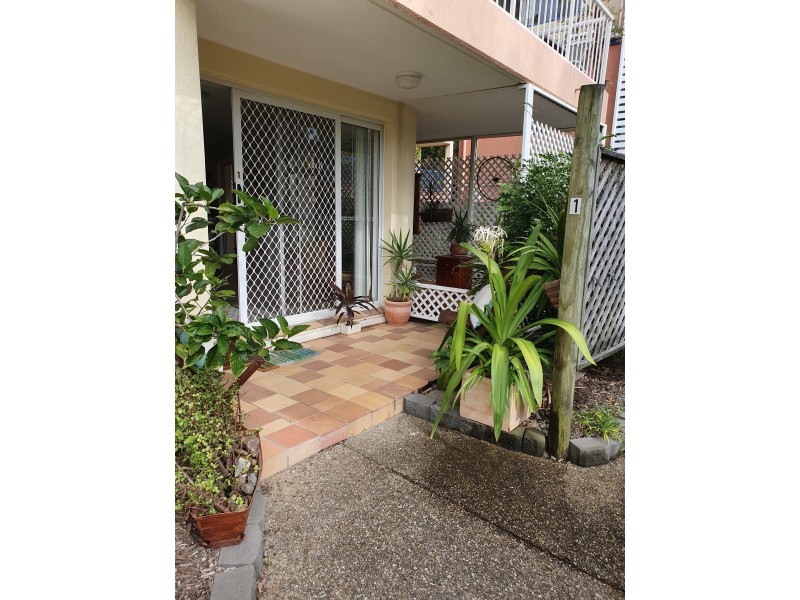 1/10 Brighton Street, Biggera Waters QLD 4216