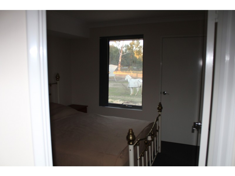 9 Paterson Road, Waroona WA 6215