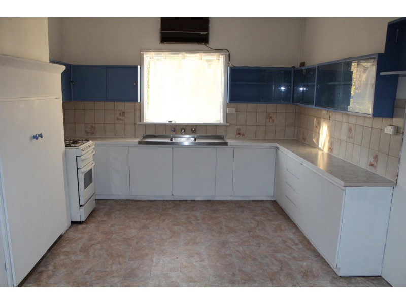 9 Paterson Road, Waroona WA 6215