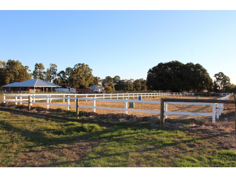 9 Paterson Road, Waroona WA 6215