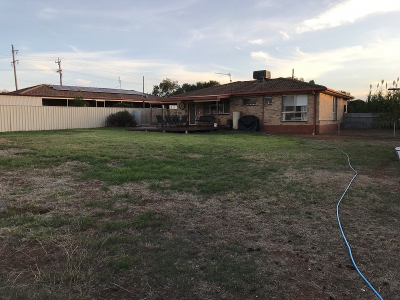 11 Waratah Crescent, Coolamon NSW 2701