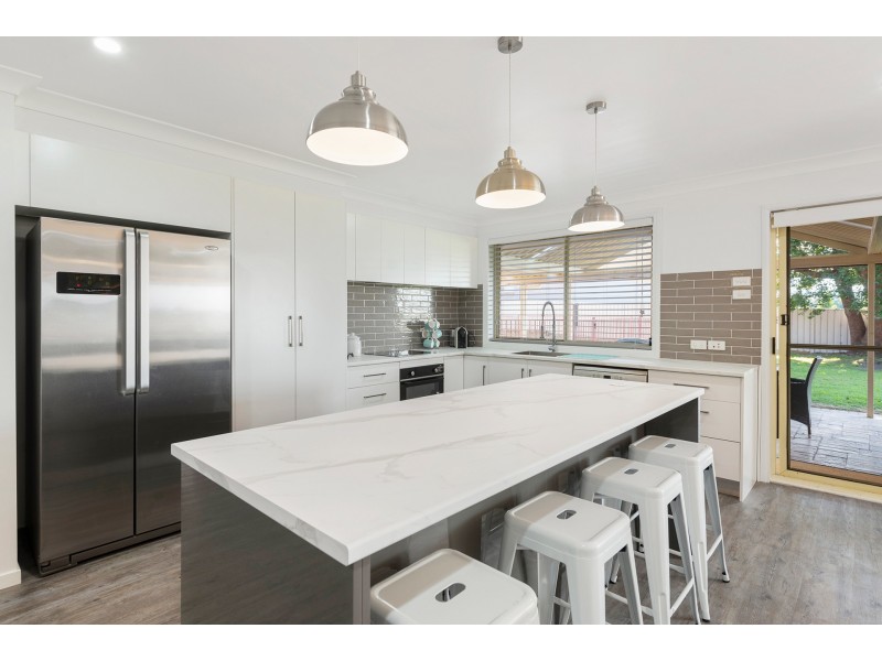 8 Katela Avenue, Bomaderry NSW 2541