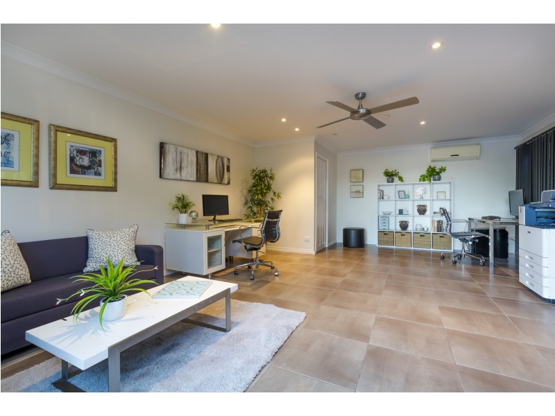 2 Amanu Crescent, Pacific Pines QLD 4211