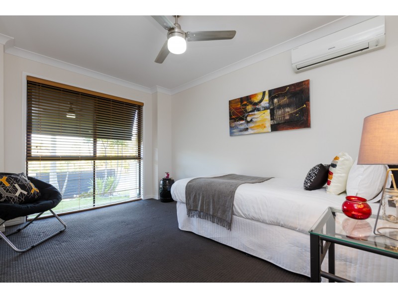 2 Amanu Crescent, Pacific Pines QLD 4211