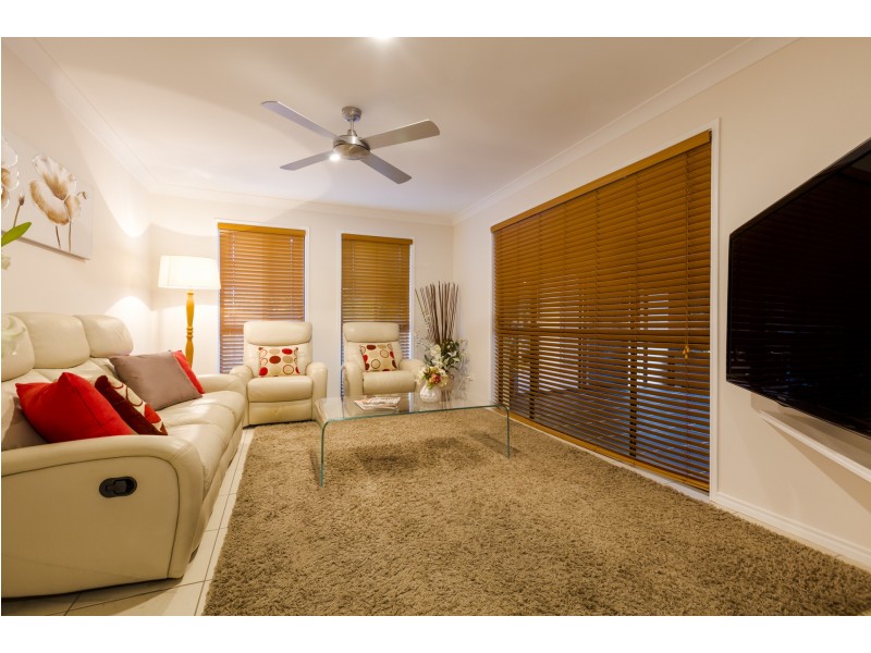 2 Amanu Crescent, Pacific Pines QLD 4211