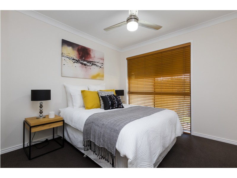 2 Amanu Crescent, Pacific Pines QLD 4211
