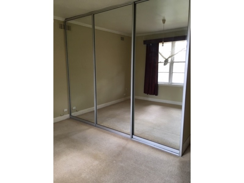 14 Warren Road, Cheltenham VIC 3192